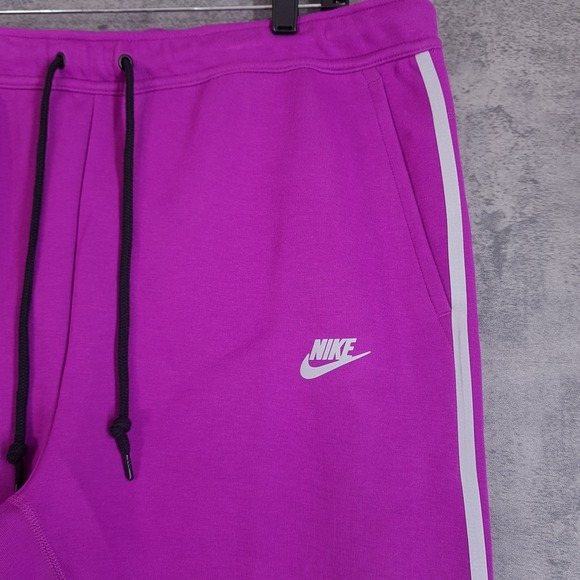NIKE Tech Fleece Reflective Joggers Mens Size XL Purple Berry Black FZ0762-505 - Picture 4 of 7